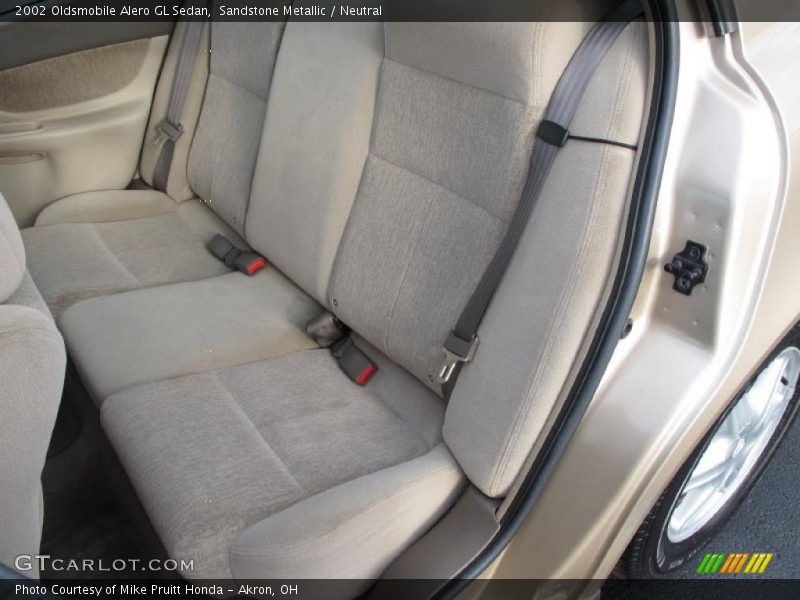 Sandstone Metallic / Neutral 2002 Oldsmobile Alero GL Sedan
