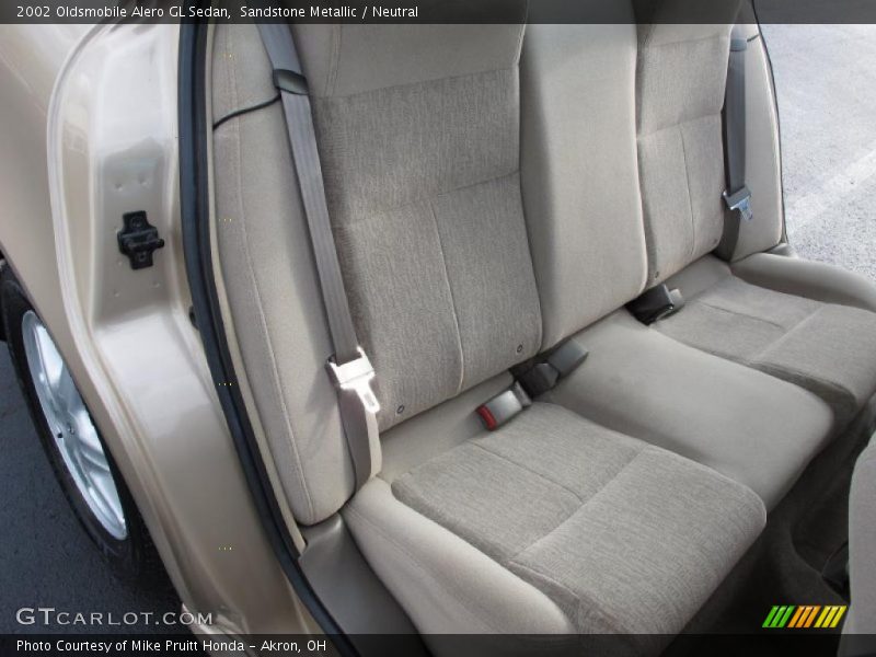 Sandstone Metallic / Neutral 2002 Oldsmobile Alero GL Sedan