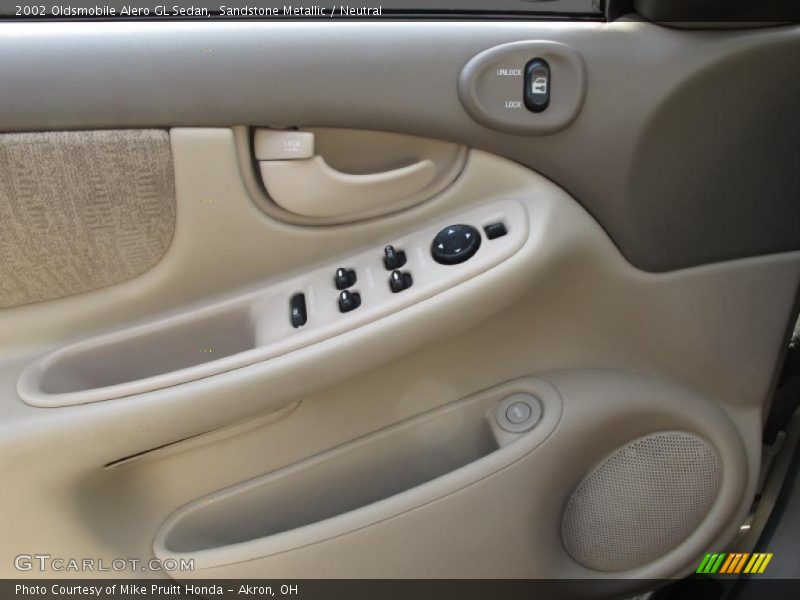 Sandstone Metallic / Neutral 2002 Oldsmobile Alero GL Sedan