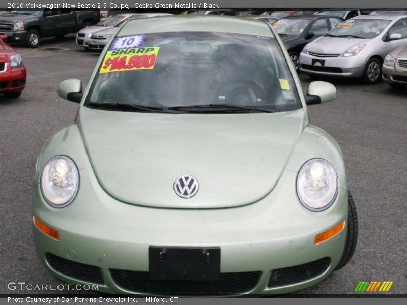 Gecko Green Metallic / Black 2010 Volkswagen New Beetle 2.5 Coupe