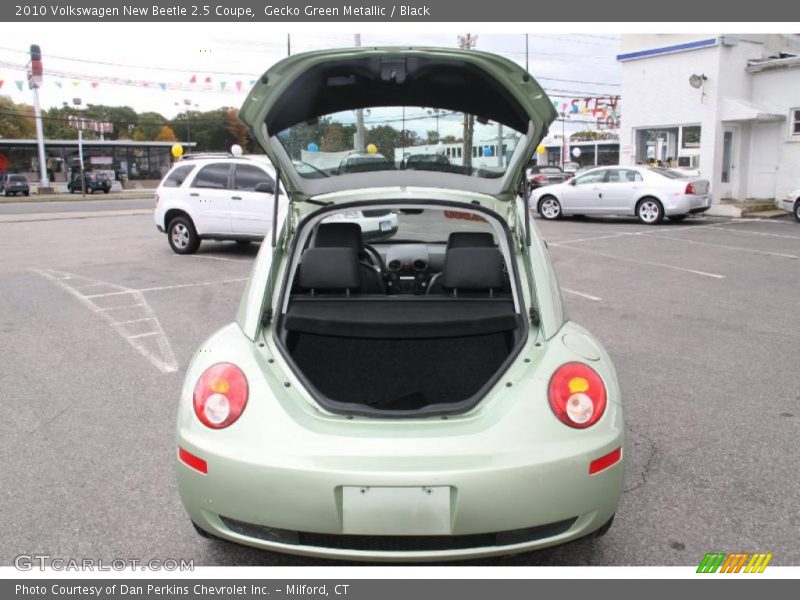 Gecko Green Metallic / Black 2010 Volkswagen New Beetle 2.5 Coupe