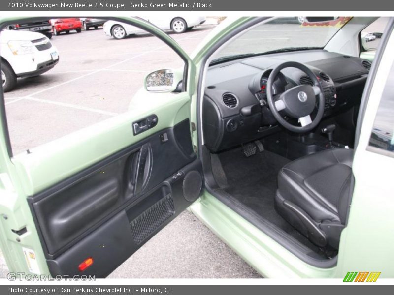 Gecko Green Metallic / Black 2010 Volkswagen New Beetle 2.5 Coupe