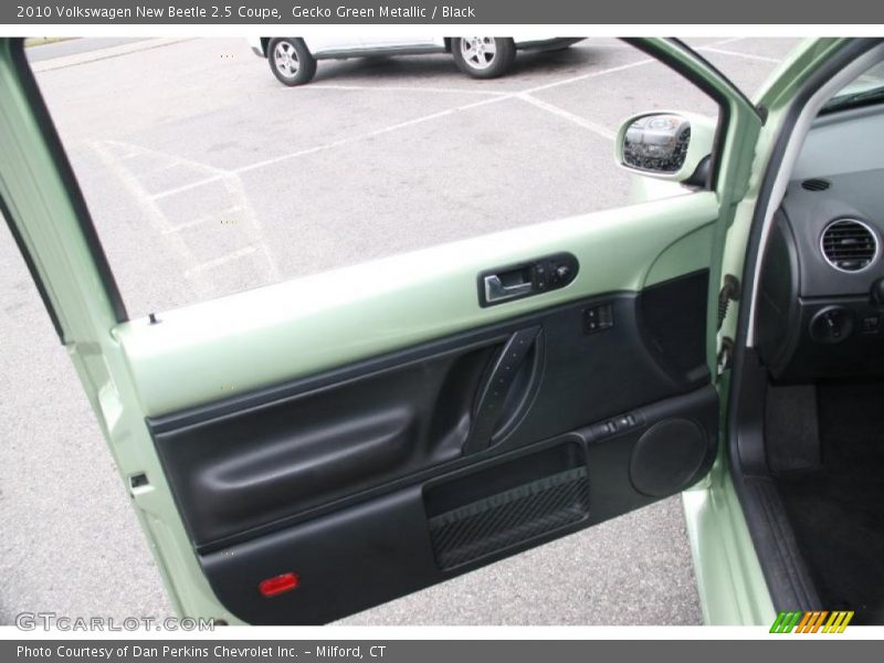 Gecko Green Metallic / Black 2010 Volkswagen New Beetle 2.5 Coupe