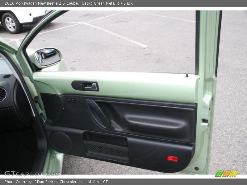 Gecko Green Metallic / Black 2010 Volkswagen New Beetle 2.5 Coupe
