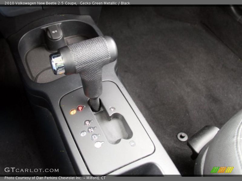 Gecko Green Metallic / Black 2010 Volkswagen New Beetle 2.5 Coupe