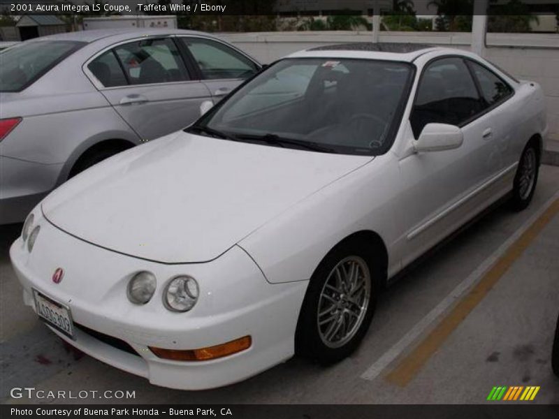 Front 3/4 View of 2001 Integra LS Coupe