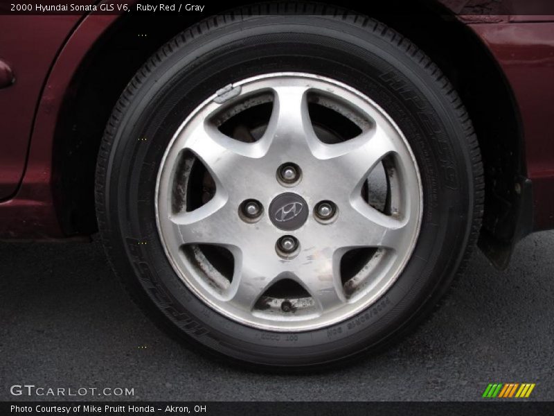  2000 Sonata GLS V6 Wheel