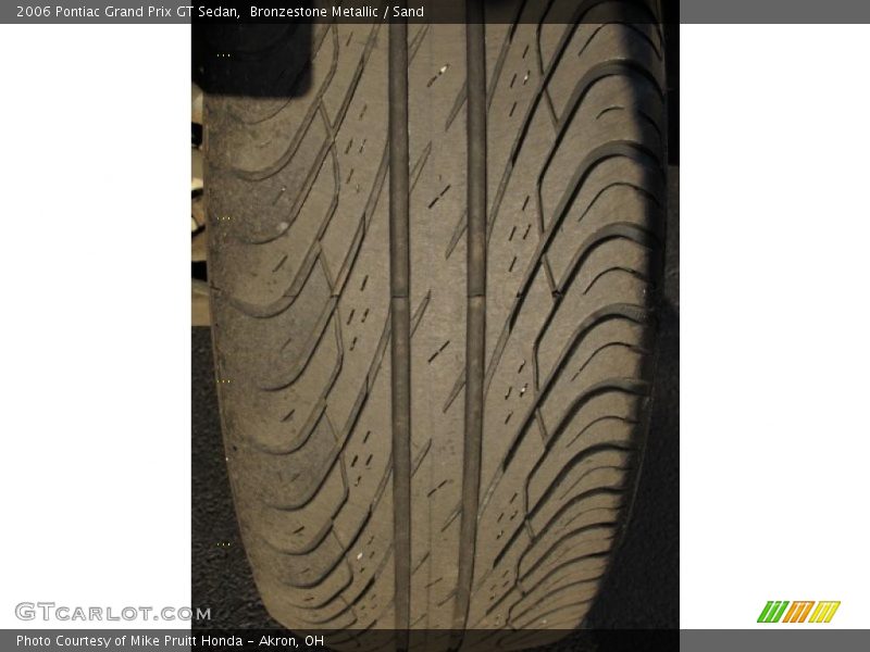 Bronzestone Metallic / Sand 2006 Pontiac Grand Prix GT Sedan