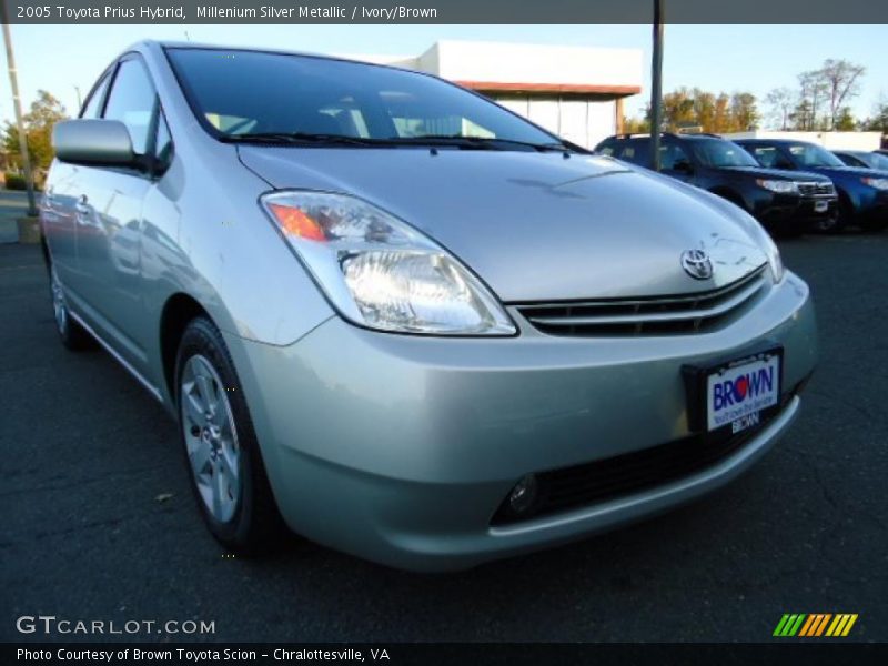 Millenium Silver Metallic / Ivory/Brown 2005 Toyota Prius Hybrid