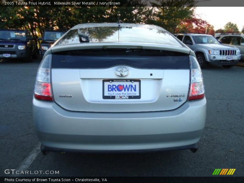 Millenium Silver Metallic / Ivory/Brown 2005 Toyota Prius Hybrid