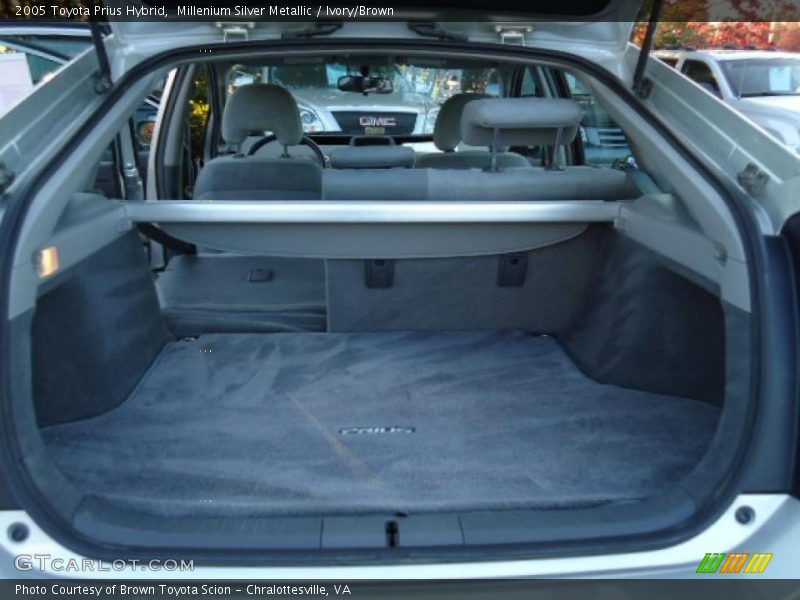 2005 Prius Hybrid Trunk