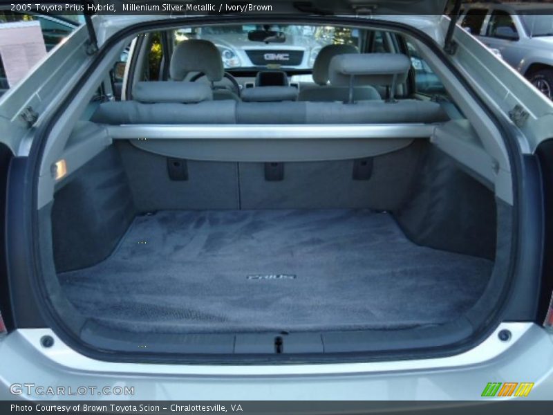  2005 Prius Hybrid Trunk
