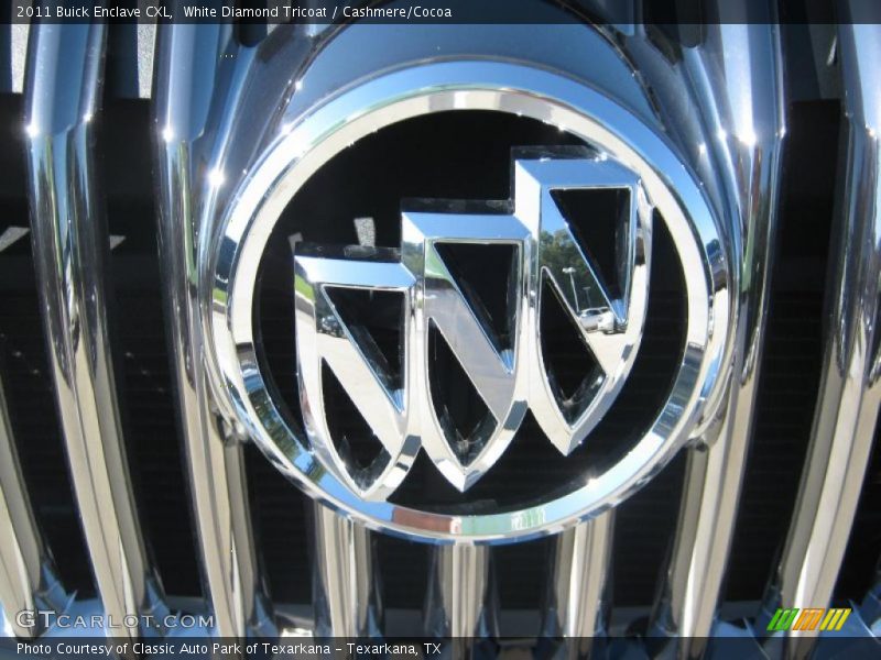 White Diamond Tricoat / Cashmere/Cocoa 2011 Buick Enclave CXL