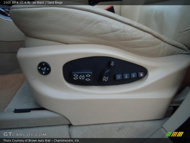 Jet Black / Sand Beige 2005 BMW X5 4.4i