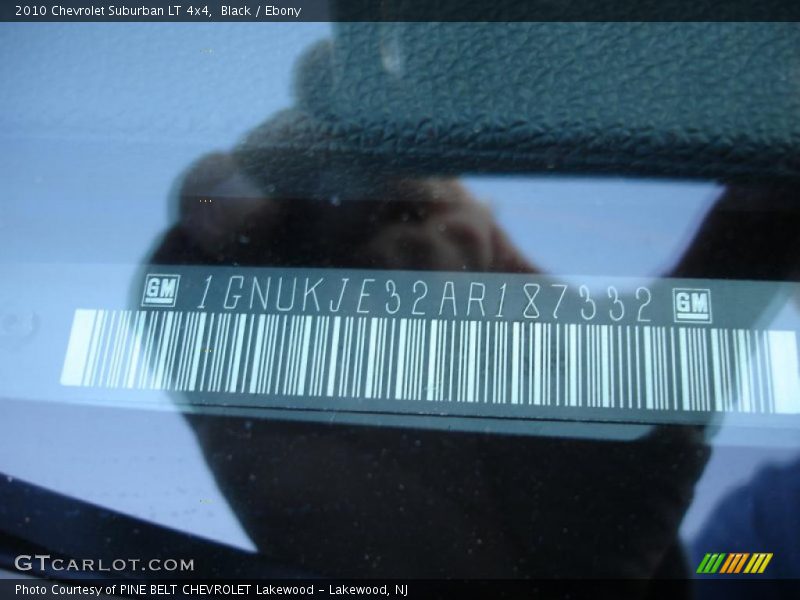 Black / Ebony 2010 Chevrolet Suburban LT 4x4