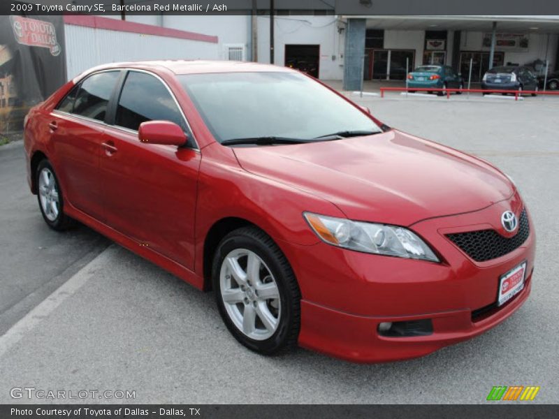 Front 3/4 View of 2009 Camry SE