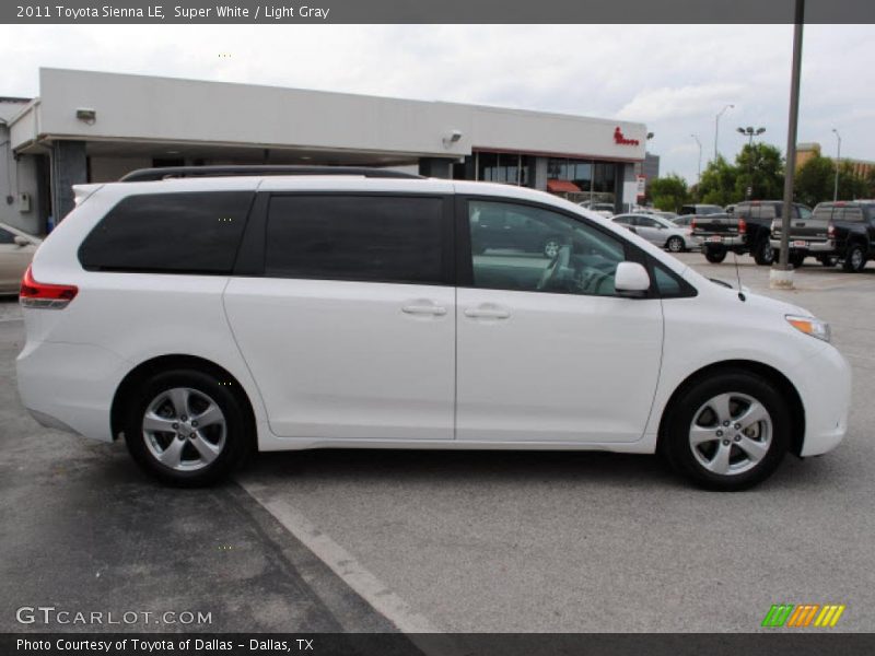 Super White / Light Gray 2011 Toyota Sienna LE
