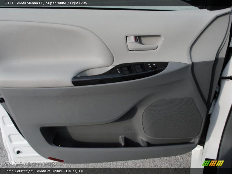 Super White / Light Gray 2011 Toyota Sienna LE