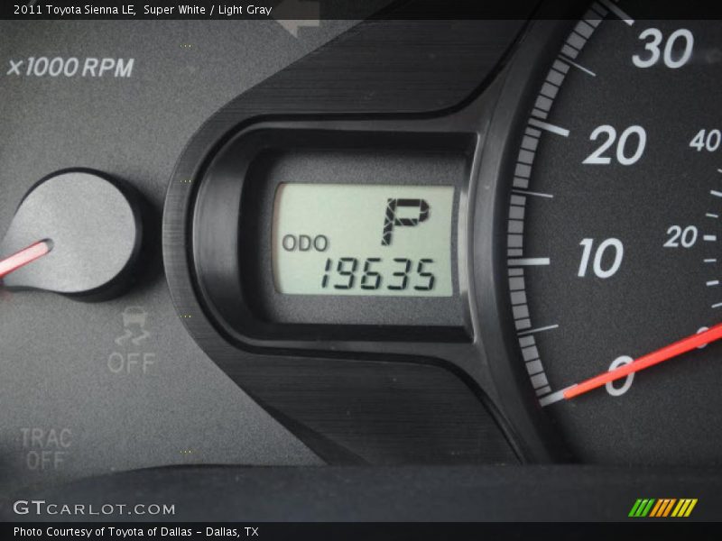 Super White / Light Gray 2011 Toyota Sienna LE