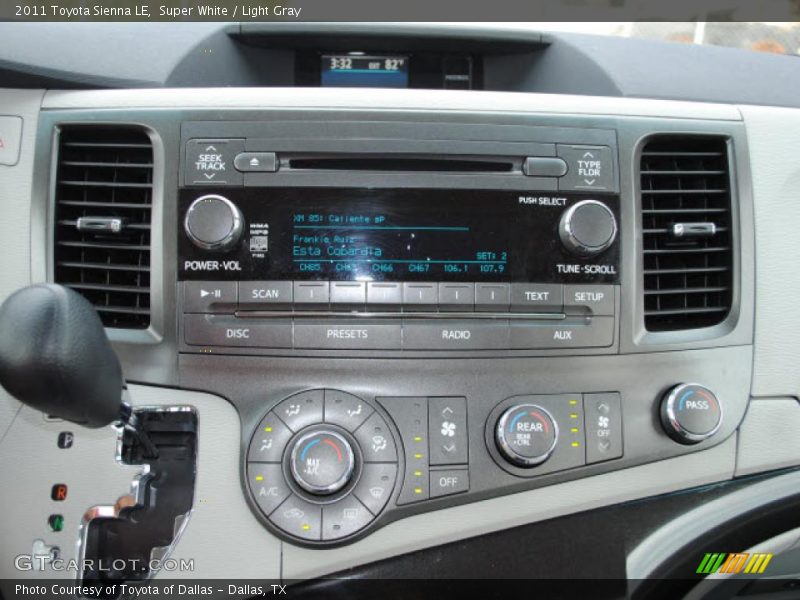 Controls of 2011 Sienna LE