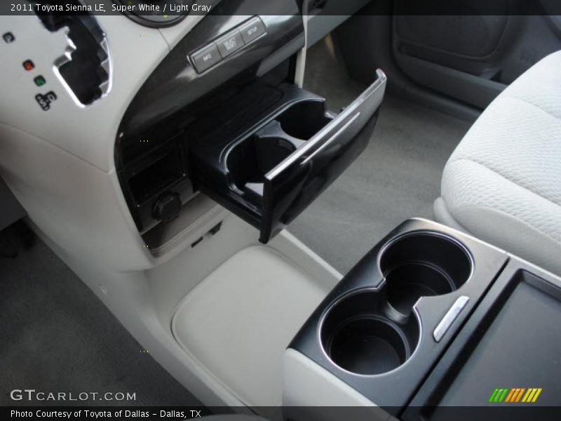 Super White / Light Gray 2011 Toyota Sienna LE