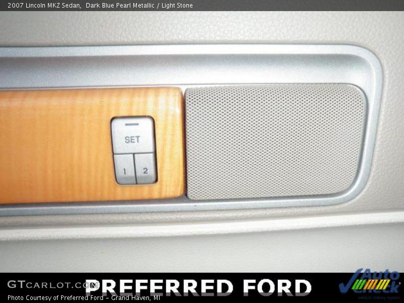 Dark Blue Pearl Metallic / Light Stone 2007 Lincoln MKZ Sedan