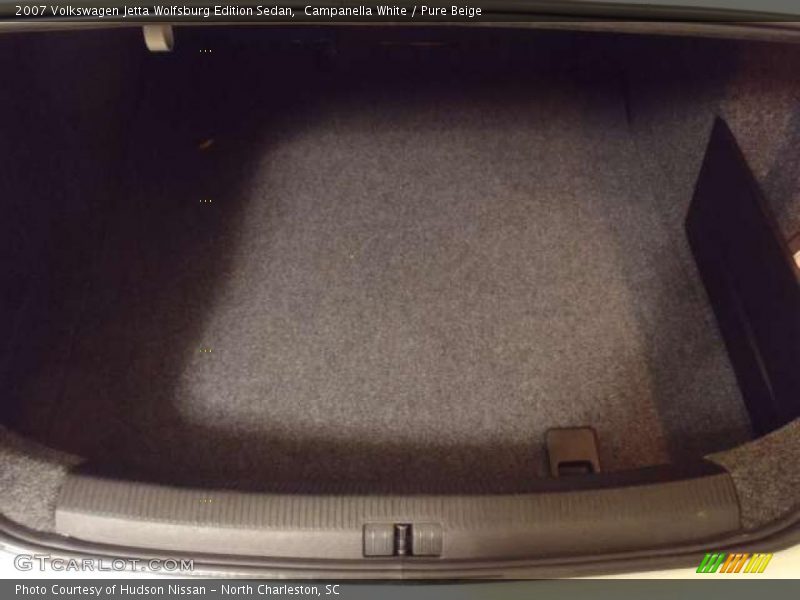 Campanella White / Pure Beige 2007 Volkswagen Jetta Wolfsburg Edition Sedan
