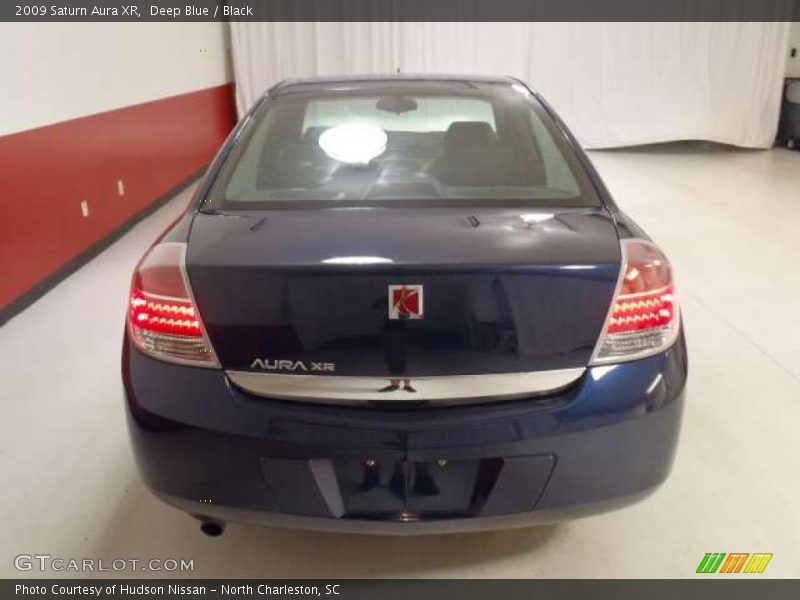 Deep Blue / Black 2009 Saturn Aura XR