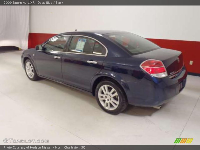 Deep Blue / Black 2009 Saturn Aura XR