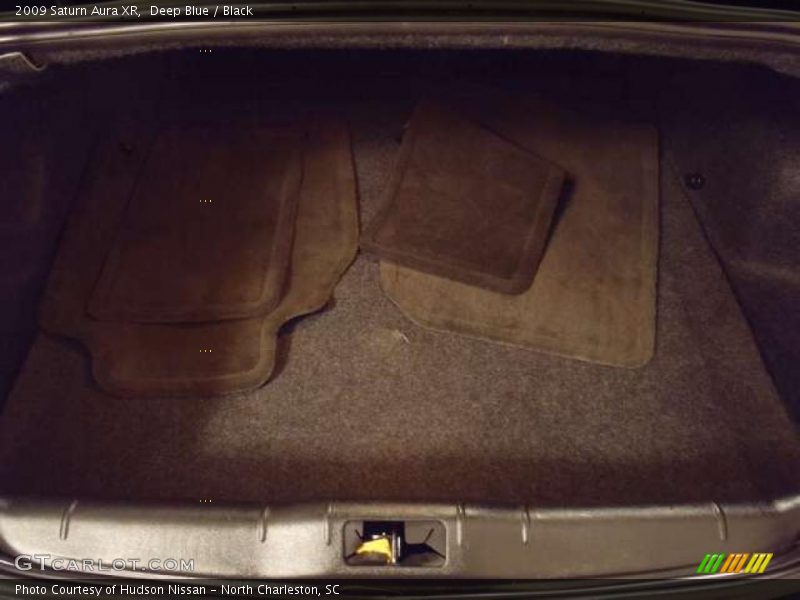 Deep Blue / Black 2009 Saturn Aura XR