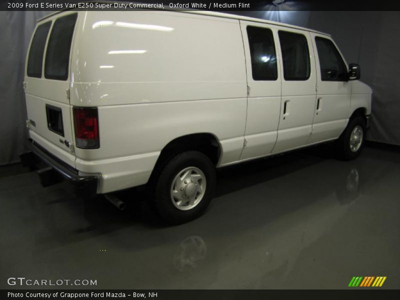 Oxford White / Medium Flint 2009 Ford E Series Van E250 Super Duty Commercial