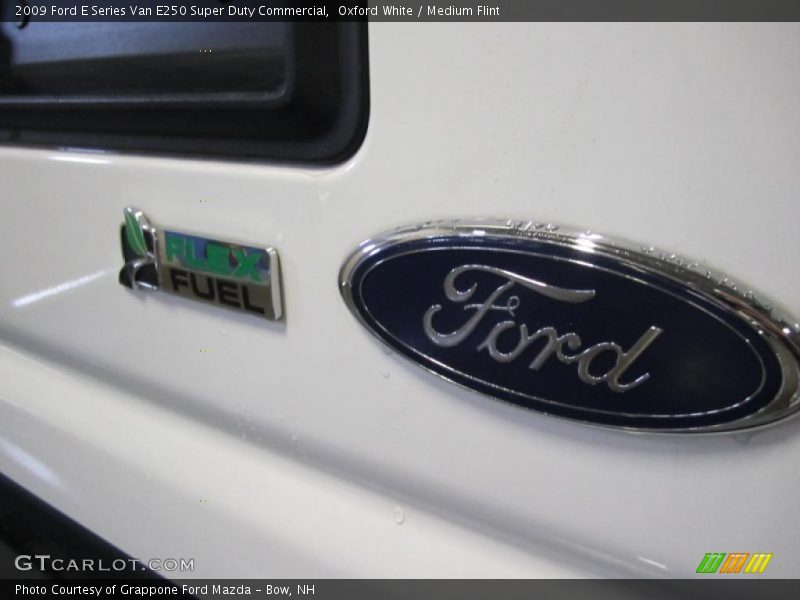 Oxford White / Medium Flint 2009 Ford E Series Van E250 Super Duty Commercial