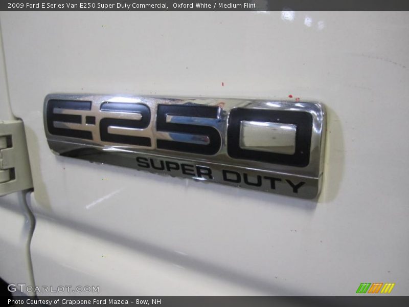 Oxford White / Medium Flint 2009 Ford E Series Van E250 Super Duty Commercial