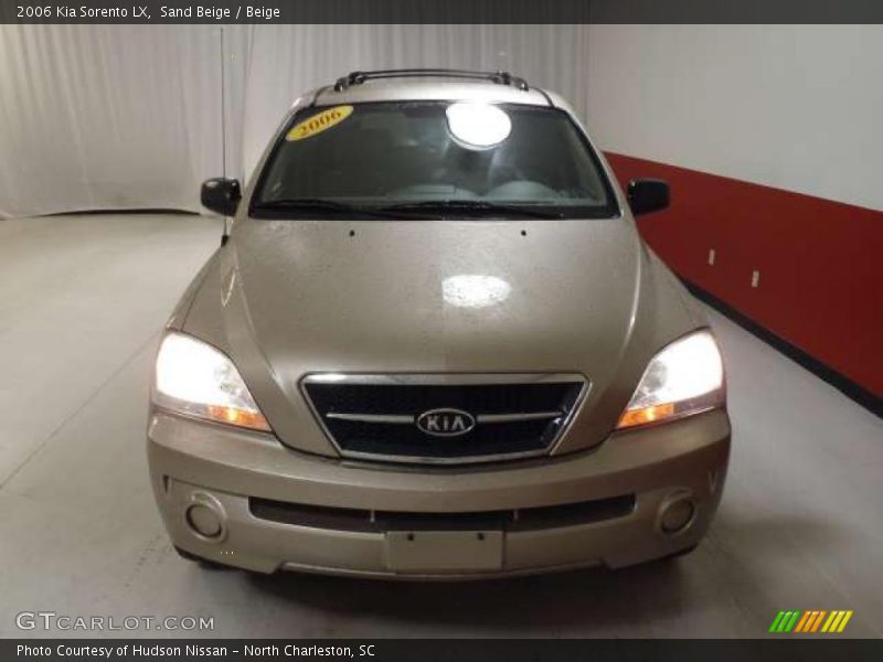 Sand Beige / Beige 2006 Kia Sorento LX