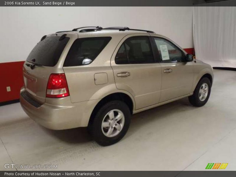 Sand Beige / Beige 2006 Kia Sorento LX