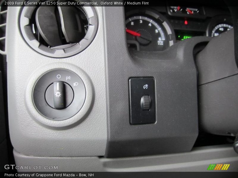 Oxford White / Medium Flint 2009 Ford E Series Van E250 Super Duty Commercial