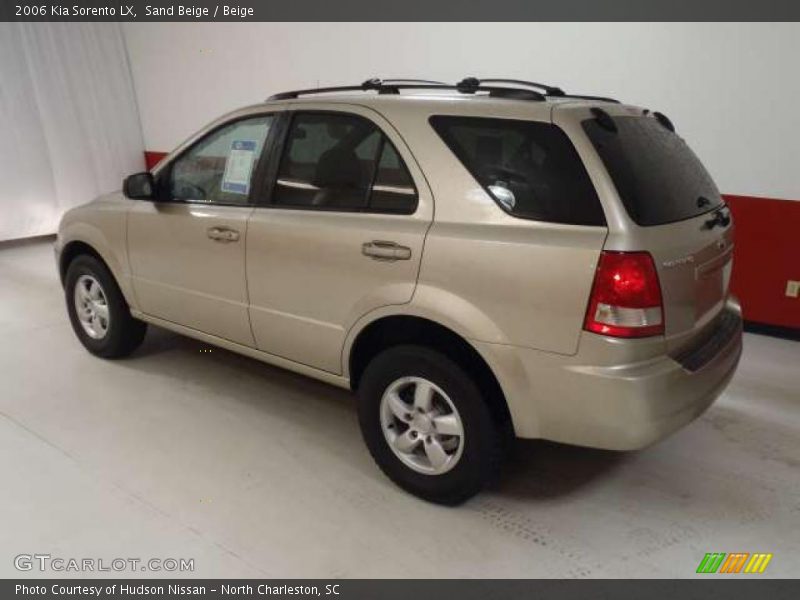 Sand Beige / Beige 2006 Kia Sorento LX
