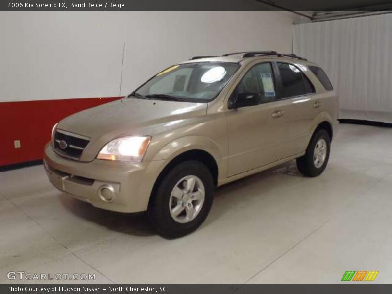 Sand Beige / Beige 2006 Kia Sorento LX