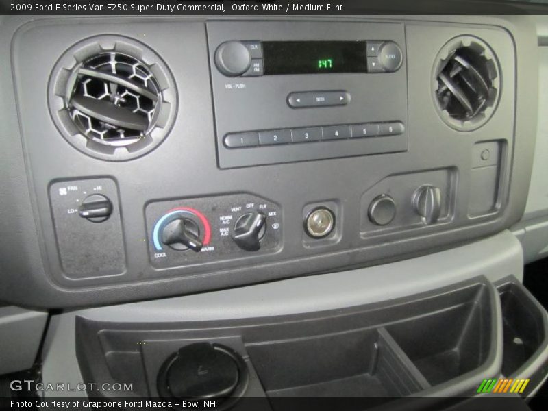 Oxford White / Medium Flint 2009 Ford E Series Van E250 Super Duty Commercial