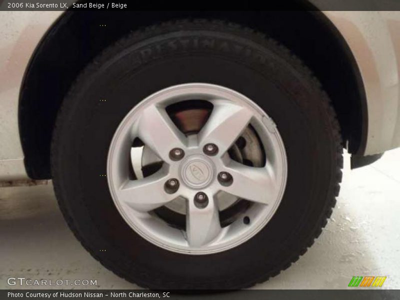 Sand Beige / Beige 2006 Kia Sorento LX