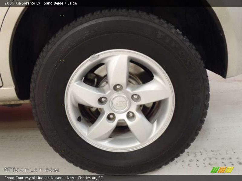Sand Beige / Beige 2006 Kia Sorento LX
