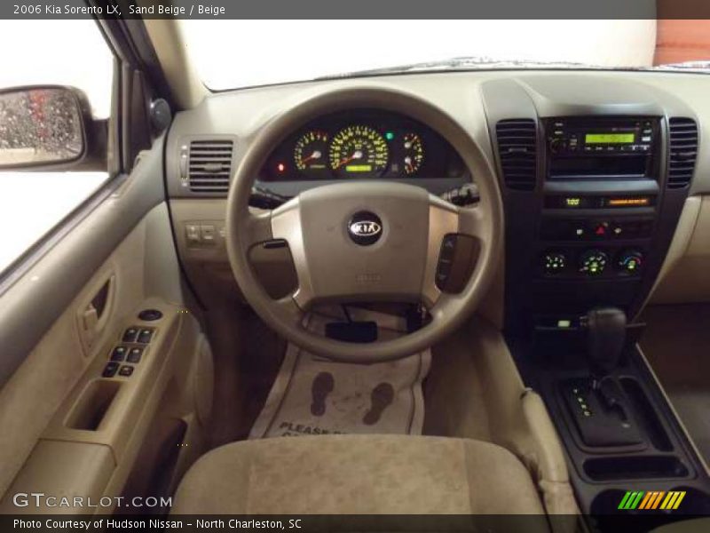 Sand Beige / Beige 2006 Kia Sorento LX