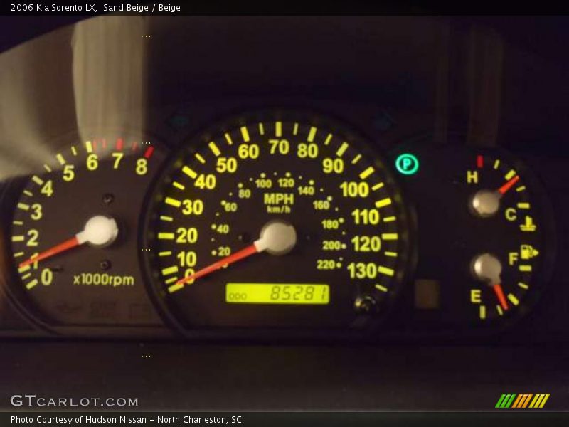 Sand Beige / Beige 2006 Kia Sorento LX