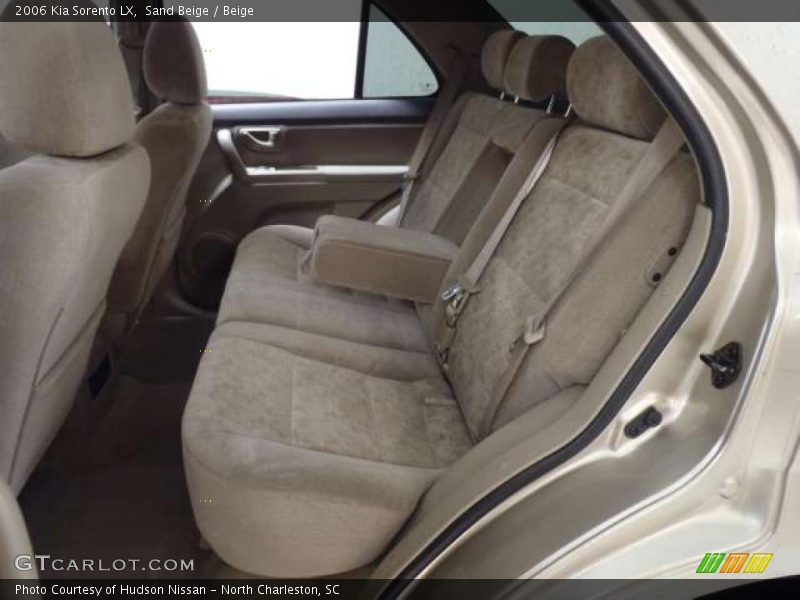 Sand Beige / Beige 2006 Kia Sorento LX