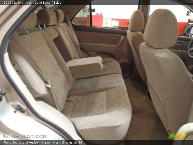 Sand Beige / Beige 2006 Kia Sorento LX