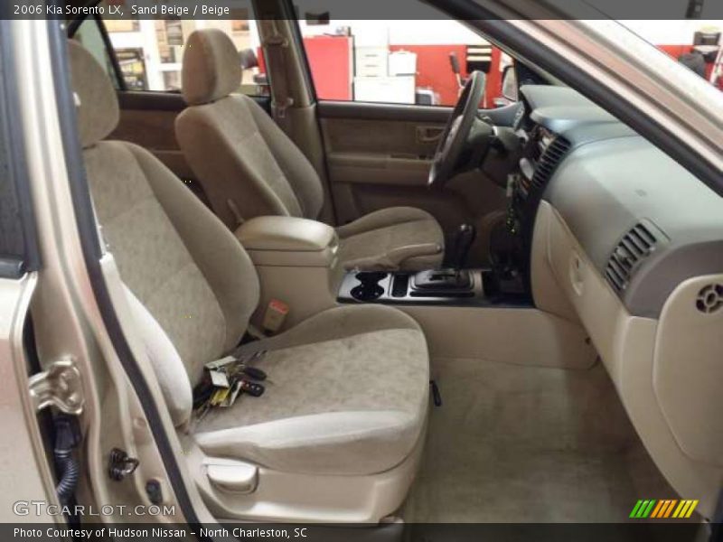 Sand Beige / Beige 2006 Kia Sorento LX