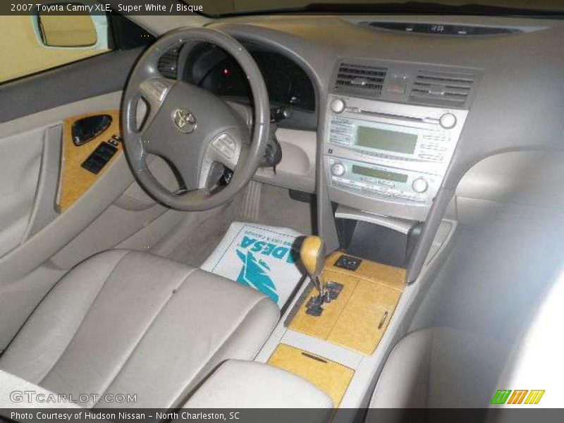 Super White / Bisque 2007 Toyota Camry XLE