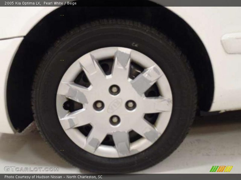 Pearl White / Beige 2005 Kia Optima LX