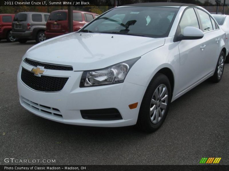 Summit White / Jet Black 2011 Chevrolet Cruze LT