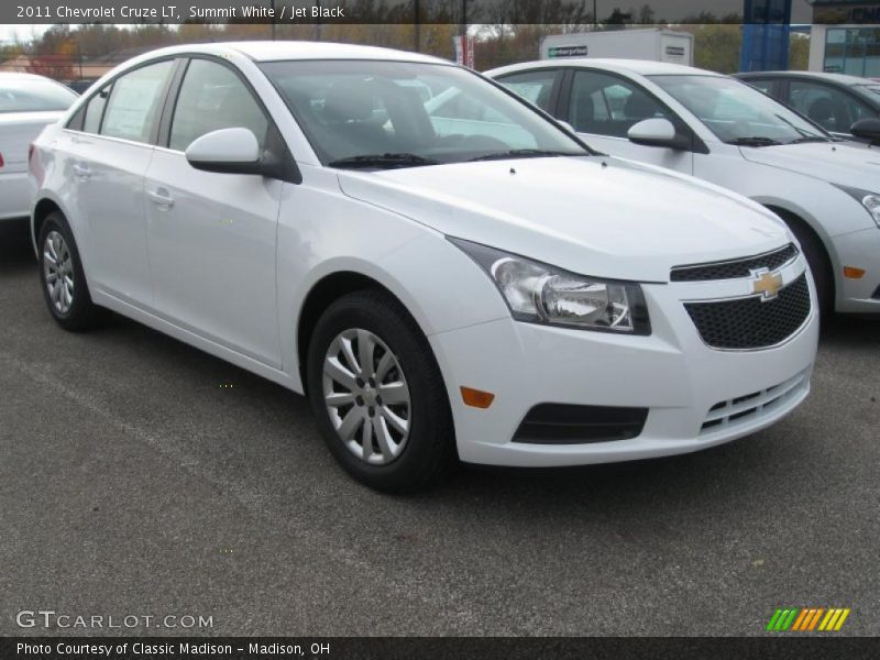 Summit White / Jet Black 2011 Chevrolet Cruze LT